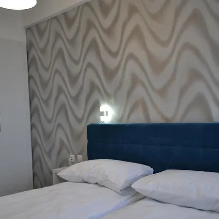 Quattro Aparthotel 3*