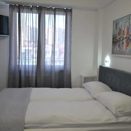 Quattro Aparthotel 3*